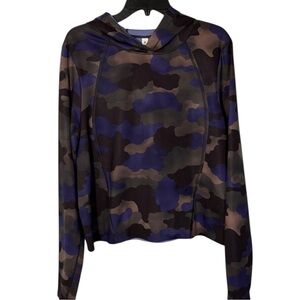 Athleta Sweatshirt Purple & Brown Camouflage Crop Hoodie in Size L  EUC‎